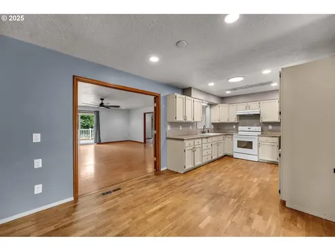 6612 NW 5th Avenue Vancouver WA 98665