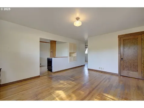 911 9th Street Oregon City OR 97045