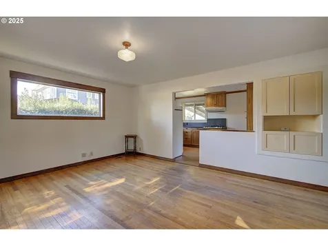 911 9th Street Oregon City OR 97045