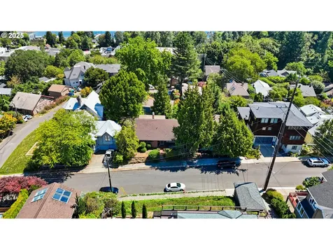 7580 S Hood Avenue Portland OR 97219