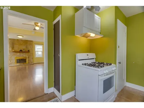 2702 SE 81st Avenue Portland OR 97206