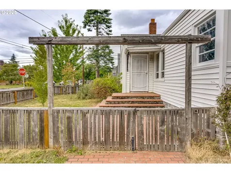 2702 SE 81st Avenue Portland OR 97206