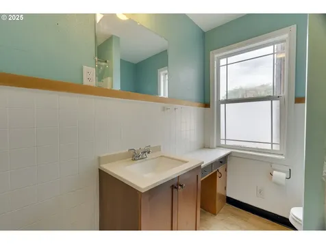 2702 SE 81st Avenue Portland OR 97206