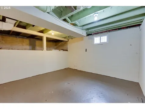 2702 SE 81st Avenue Portland OR 97206