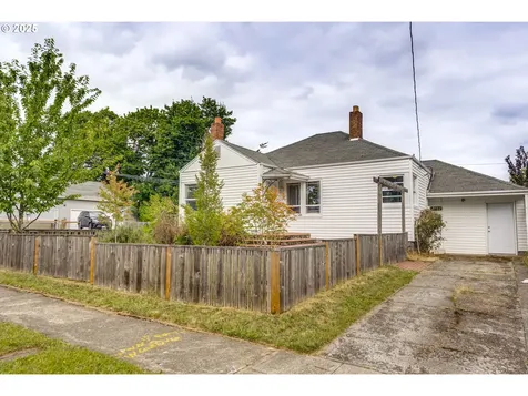 2702 SE 81st Avenue Portland OR 97206
