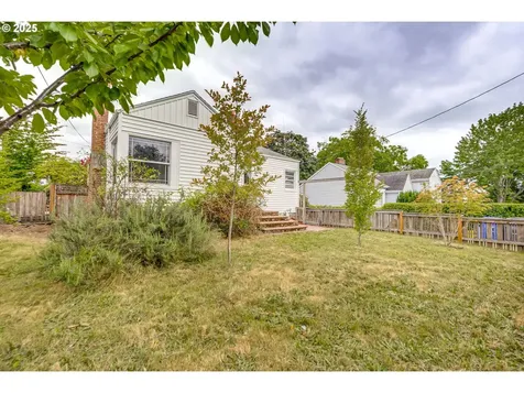 2702 SE 81st Avenue Portland OR 97206