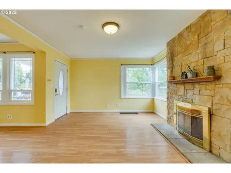 2702 SE 81st Avenue Portland OR 97206