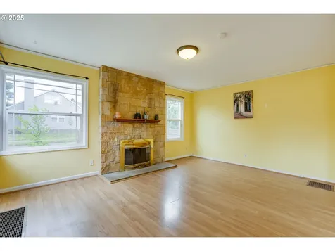 2702 SE 81st Avenue Portland OR 97206