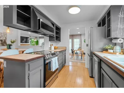 6327 SE 63rd Avenue Portland OR 97206