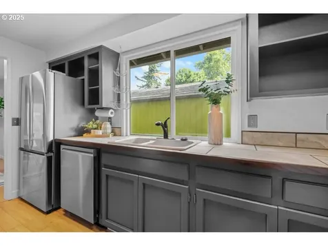 6327 SE 63rd Avenue Portland OR 97206