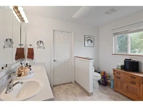 377 Fir Point Lane Glendale OR 97442