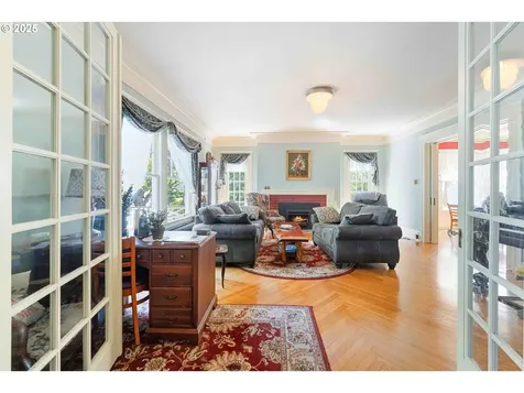 955 S 5th Street Coos Bay OR 97420