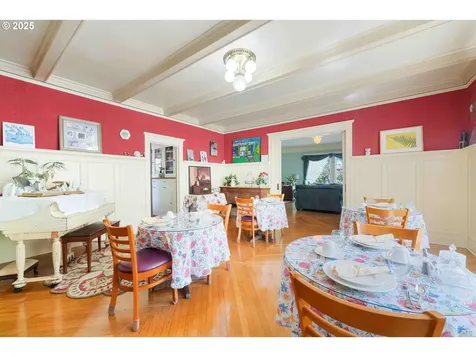 955 S 5th Street Coos Bay OR 97420