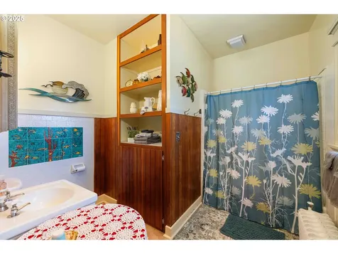 955 S 5th Street Coos Bay OR 97420