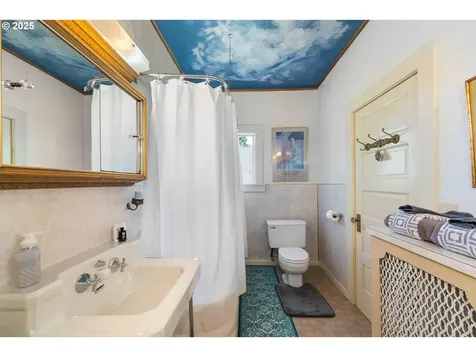 955 S 5th Street Coos Bay OR 97420