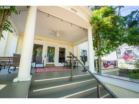 955 S 5th Street Coos Bay OR 97420