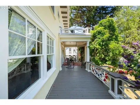 955 S 5th Street Coos Bay OR 97420