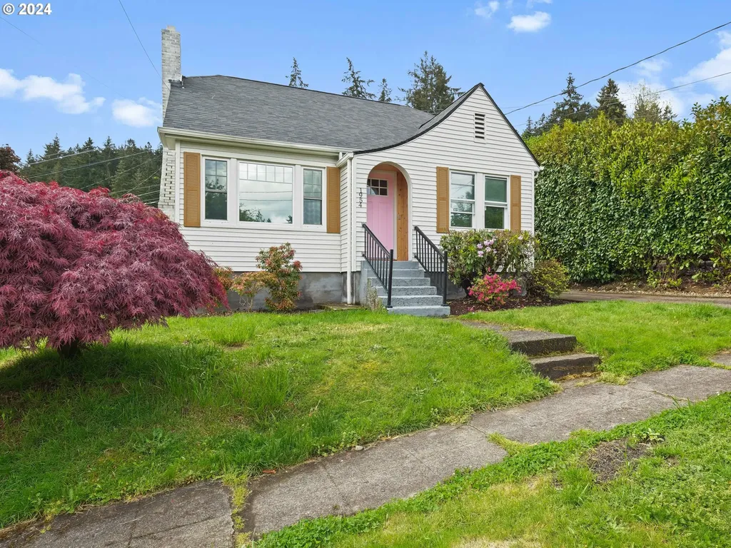 1954 Buck Street West Linn OR 97068