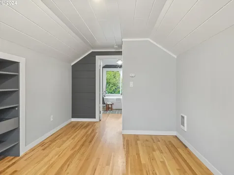 1954 Buck Street West Linn OR 97068