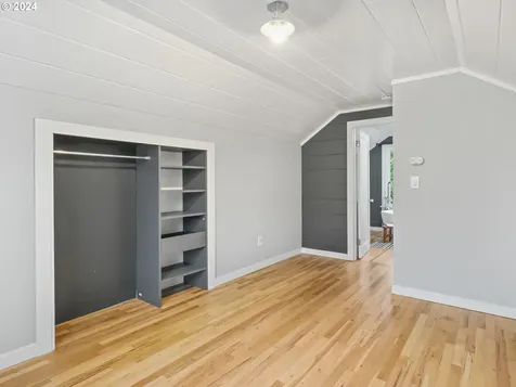 1954 Buck Street West Linn OR 97068
