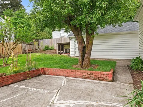 1954 Buck Street West Linn OR 97068
