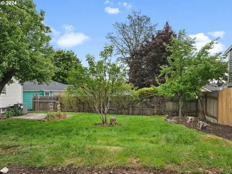1954 Buck Street West Linn OR 97068