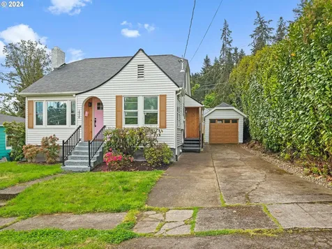 1954 Buck Street West Linn OR 97068