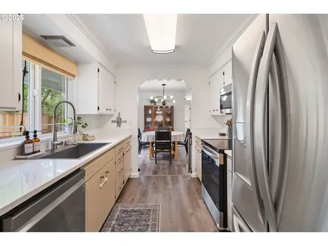 10134 SW 50th Avenue Portland OR 97219