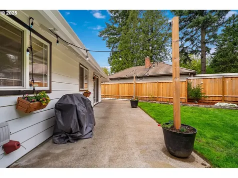 10134 SW 50th Avenue Portland OR 97219