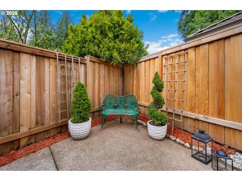 10134 SW 50th Avenue Portland OR 97219