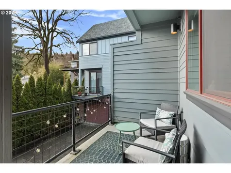 5047 SW View Point Terrace Portland OR 97239