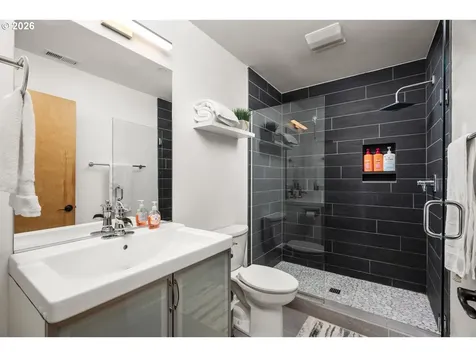 5047 SW View Point Terrace Portland OR 97239
