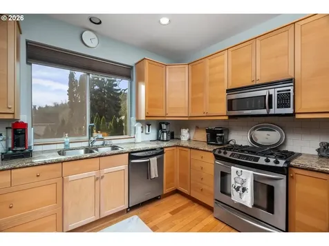 5047 SW View Point Terrace Portland OR 97239
