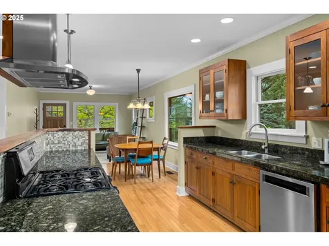 5834 NE 26th Avenue Portland OR 97211