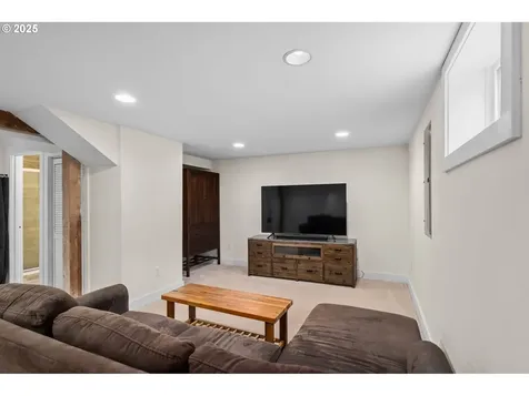 5834 NE 26th Avenue Portland OR 97211