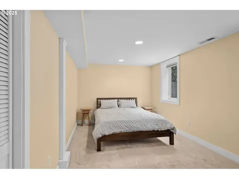 5834 NE 26th Avenue Portland OR 97211
