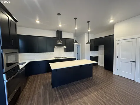 16916 SW Cairn Lane King City OR 97140