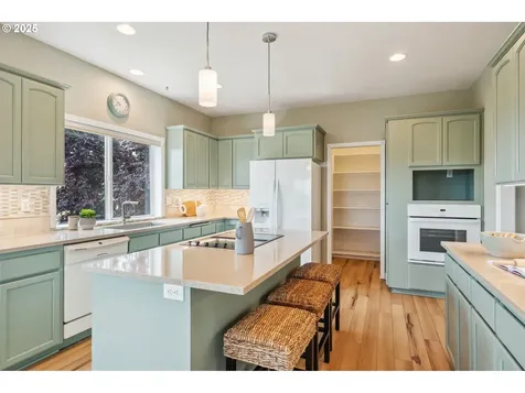 15745 SE Bybee Drive Portland OR 97236