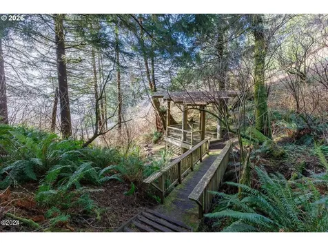 208 Chief Albert Drive Yachats OR 97498