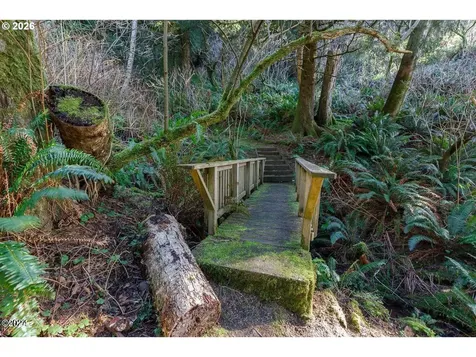 208 Chief Albert Drive Yachats OR 97498