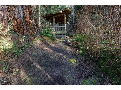 208 Chief Albert Drive Yachats OR 97498