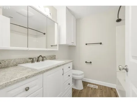 810 SW Washington Street Dallas OR 97338