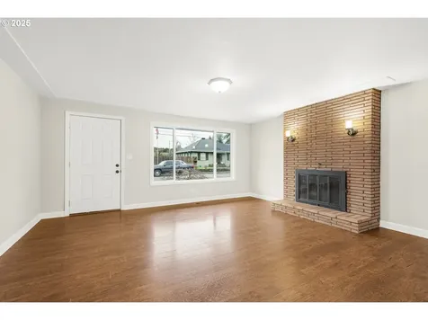 810 SW Washington Street Dallas OR 97338