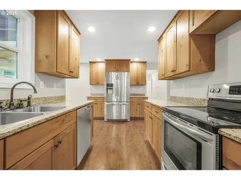 810 SW Washington Street Dallas OR 97338