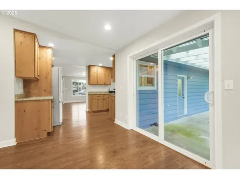 810 SW Washington Street Dallas OR 97338