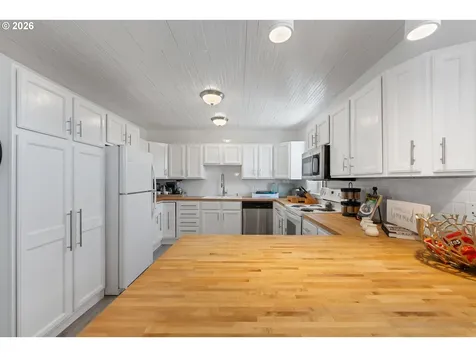 267 6th Street Port Orford OR 97465