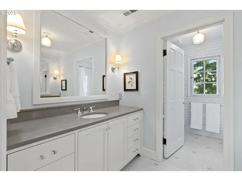 2925 SW Fairview Boulevard Portland OR 97205