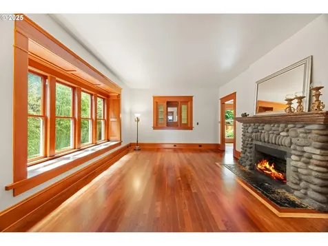 5027 NE 19th Avenue Portland OR 97211
