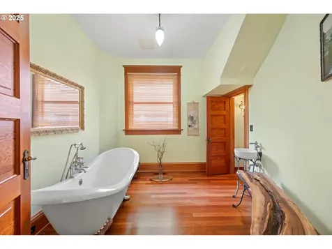 5027 NE 19th Avenue Portland OR 97211