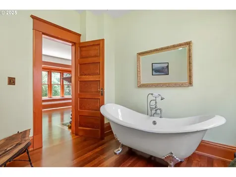 5027 NE 19th Avenue Portland OR 97211
